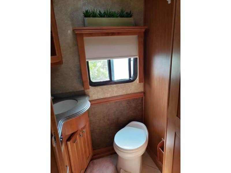 2010 Tiffin Phaeton 40QTH - 014