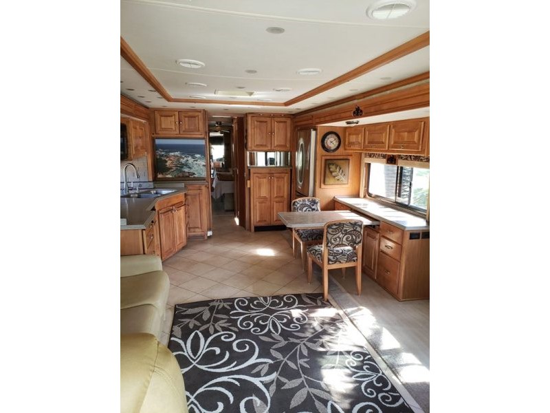 2010 Tiffin Phaeton 40QTH - 016