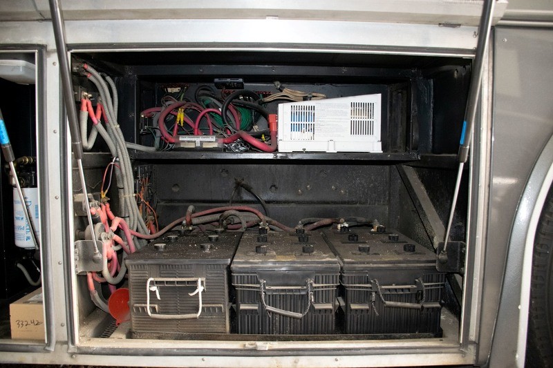 2003 Country Coach Allure - 018