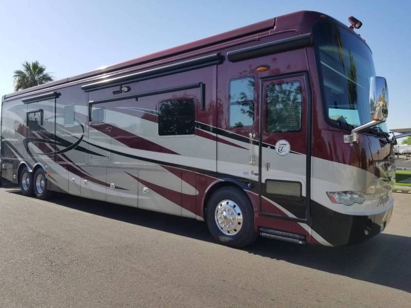 2013 Tiffin Allegro Bus 43QGP - 001