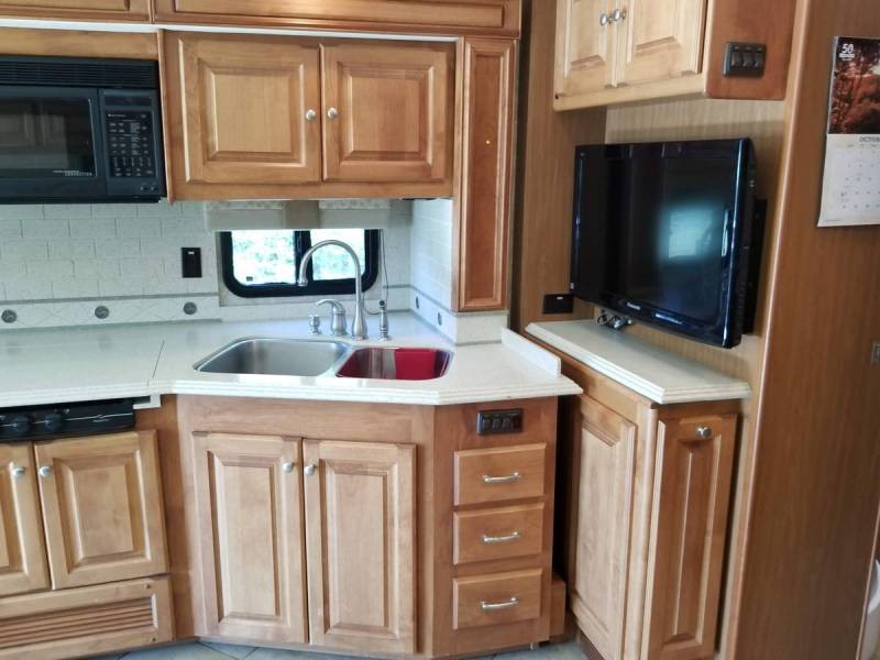 2010 Tiffin Phaeton 40QTH - 018