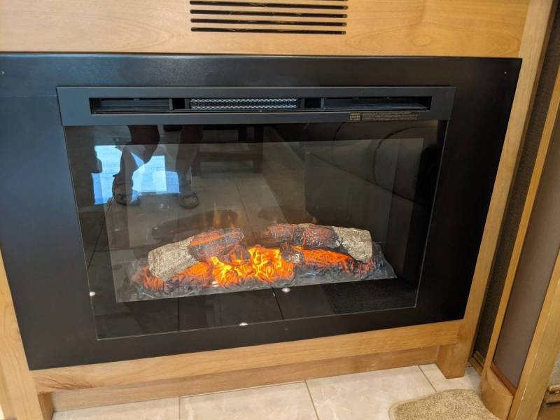 2018 Tiffin Phaeton 40AH - 005