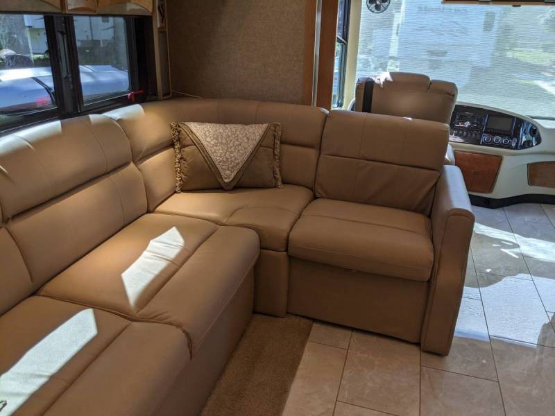 2018 Tiffin Phaeton 40AH - 009