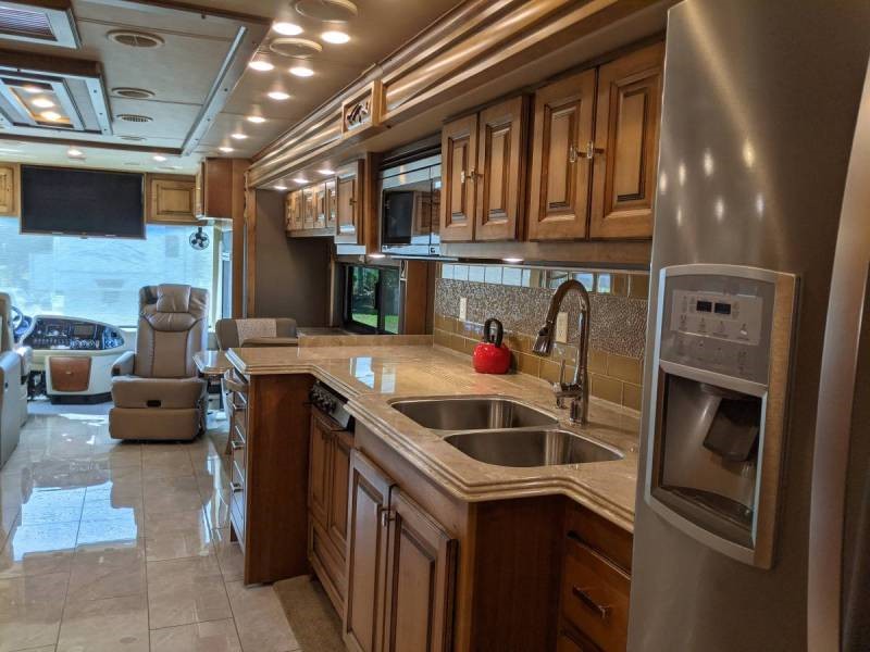 2018 Tiffin Phaeton 40AH - 010