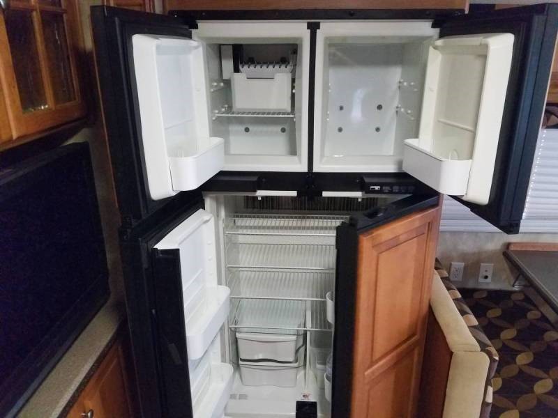 2008 Tiffin Phaeton 40QSH - 004