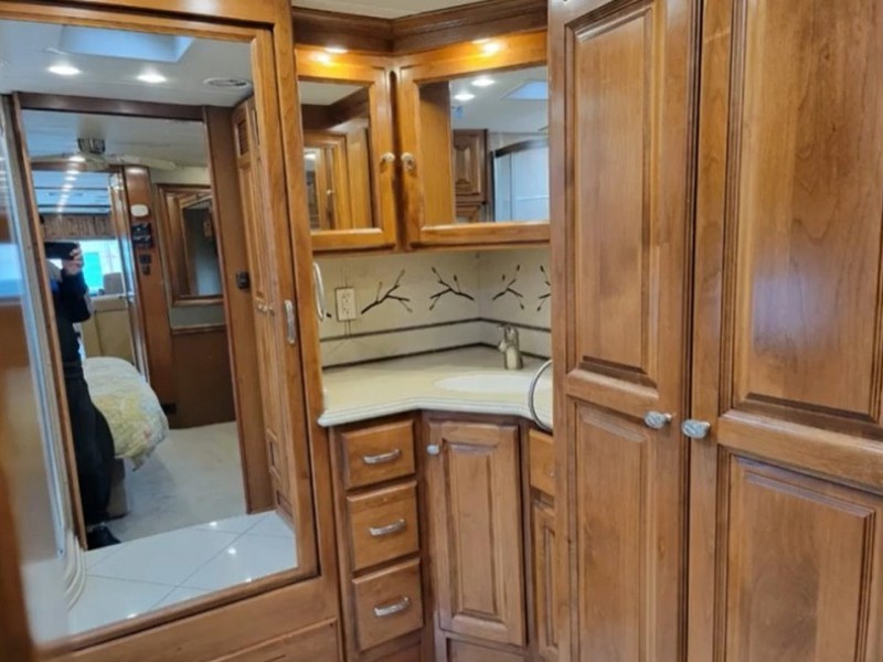 2013 Tiffin Phaeton 42LH - 019