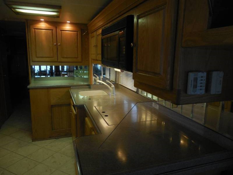 2002 Monaco Dynasty Chancellor - 003