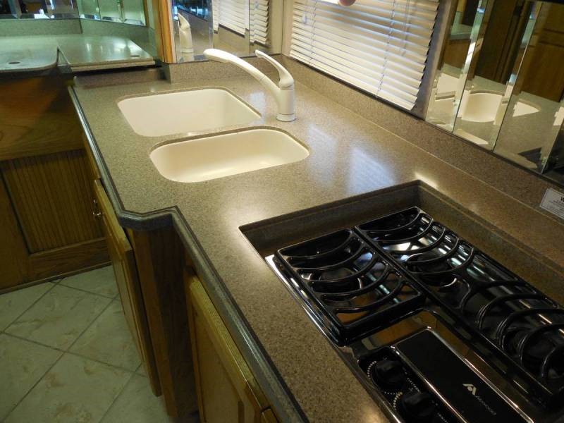 2002 Monaco Dynasty Chancellor - 004