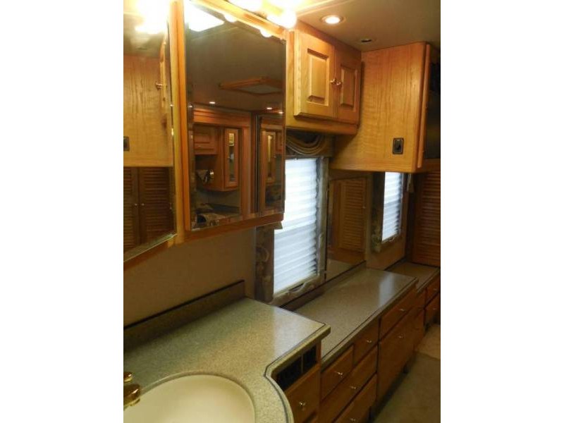 2002 Monaco Dynasty Chancellor - 017