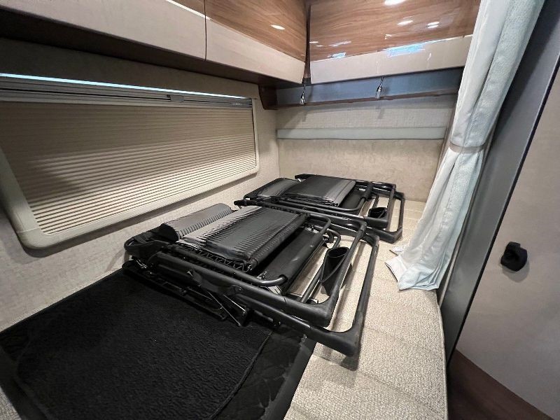 2017 Winnebago View 24J - 013