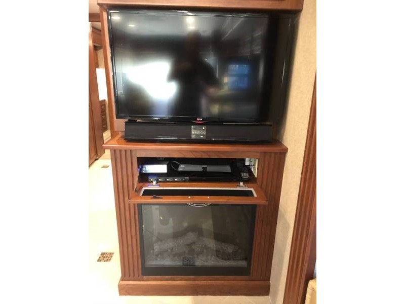 2014 Forest River Berkshire 400BH - 008