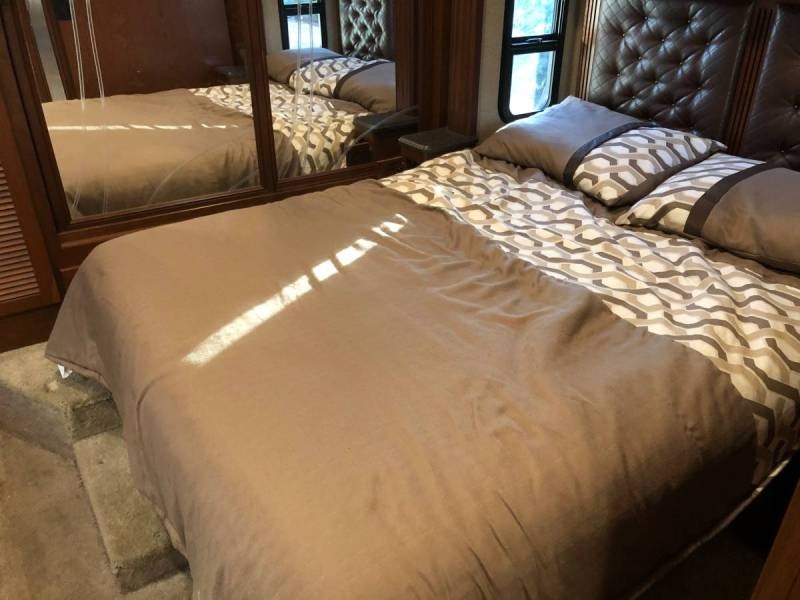 2014 Forest River Berkshire 400BH - 019